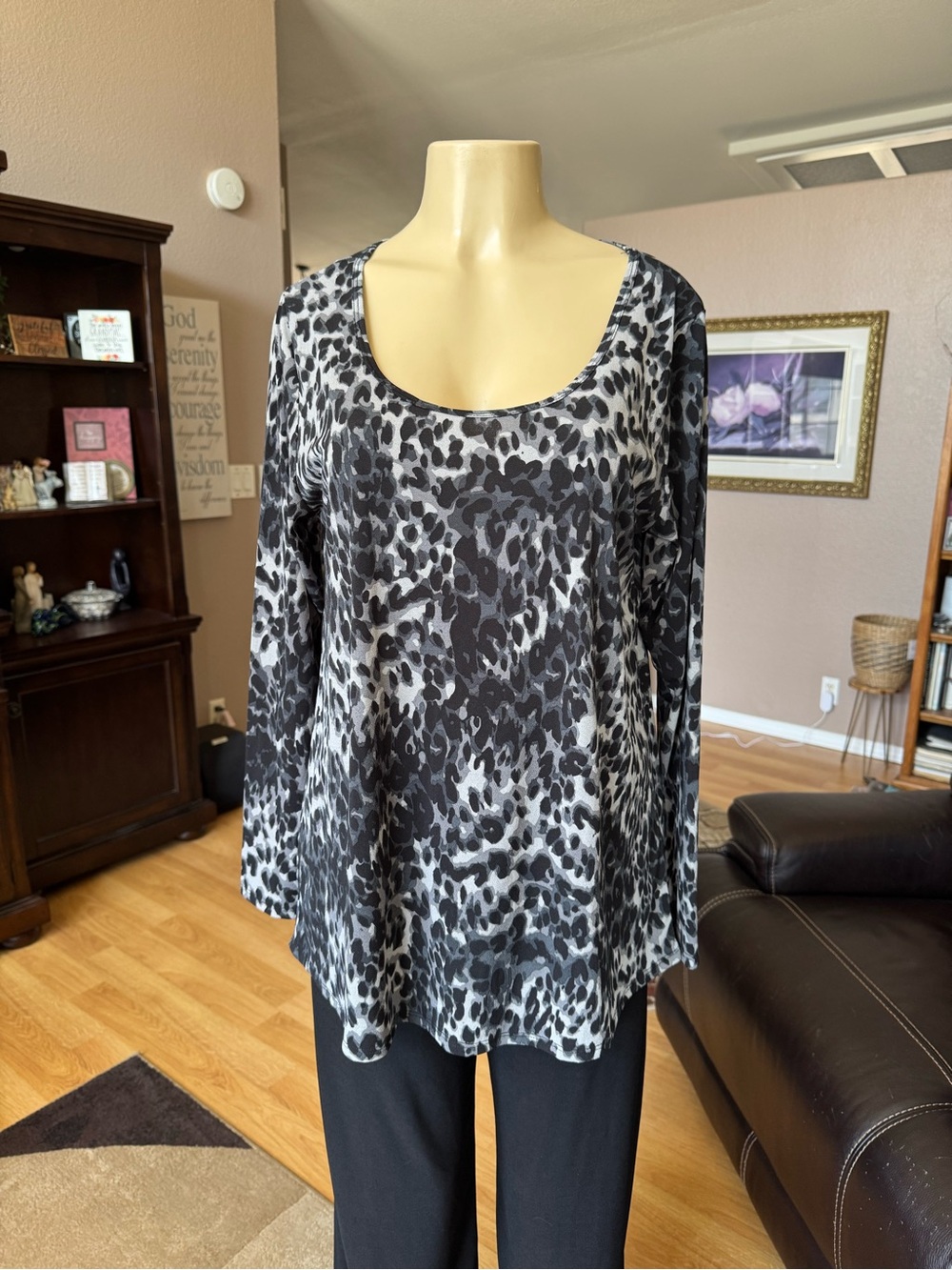 Lularoe black & gray animal print scoop neck tunic-size XL - Picture 6 of 9